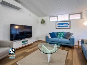 Renovated 3BR One Street to Beach